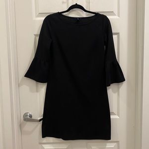 Stretch shift with bell flounce sleeves